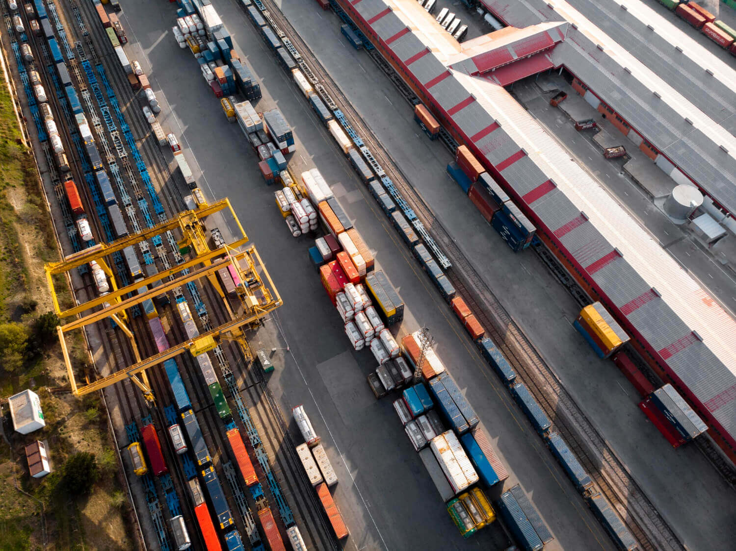 kontenery przygotowane do transportu intermodalnego